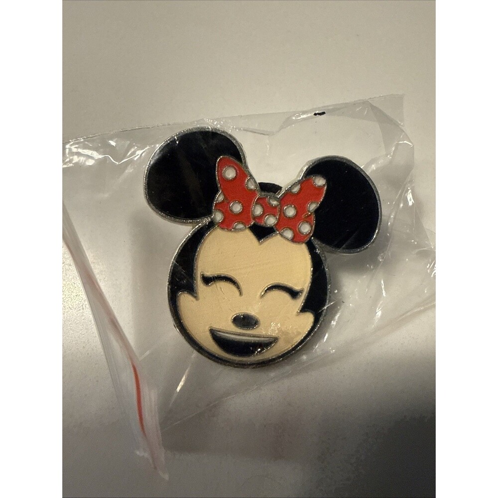 Minnie Mouse Grin Emoji Blitz Booster 2017 Face Head Disney Pin